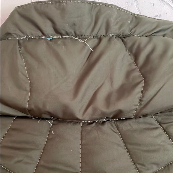 Columbia Green Puffer Jacket Weather-Resistant Quilted Design - Picture 4 of 5